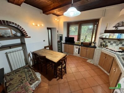 casa indipendente in vendita a Massarosa in zona Bozzano