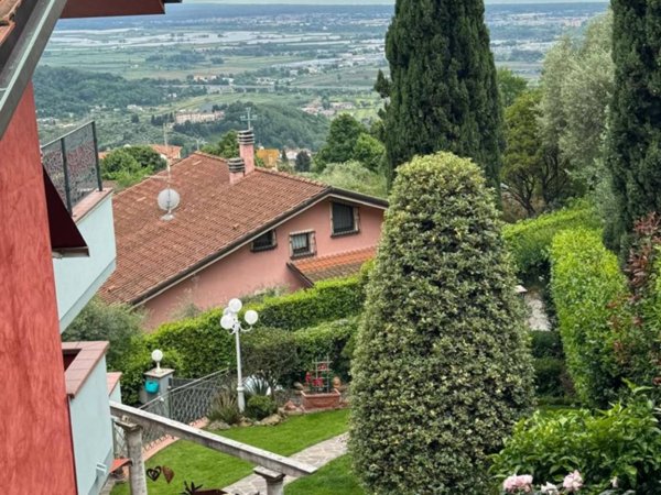 casa indipendente in vendita a Massarosa in zona Corsanico