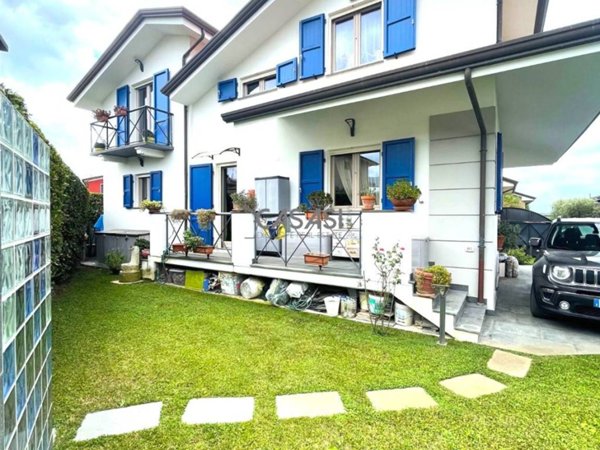 casa indipendente in vendita a Massarosa in zona Piano di Conca