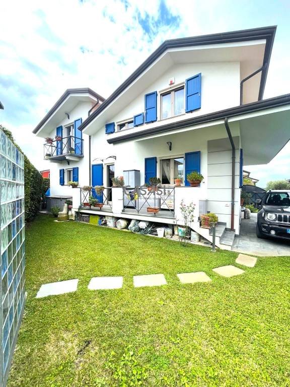 casa indipendente in vendita a Massarosa in zona Piano di Conca
