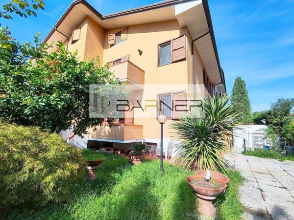 casa indipendente in vendita a Massarosa