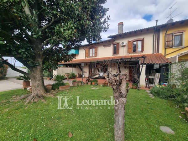 casa indipendente in vendita a Massarosa in zona Piano di Mommio