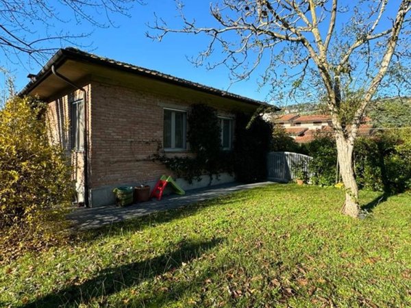 casa indipendente in vendita a Massarosa in zona Bargecchia