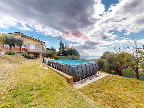 casa indipendente in vendita a Massarosa in zona Corsanico