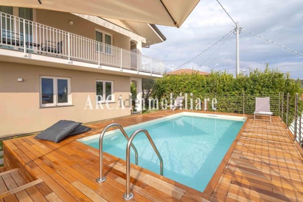 casa indipendente in vendita a Massarosa in zona Bargecchia