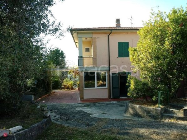 casa indipendente in vendita a Massarosa