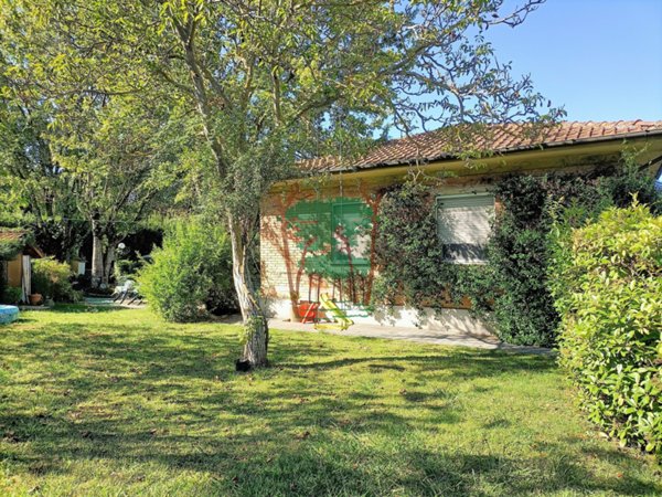 casa indipendente in vendita a Massarosa in zona Bargecchia