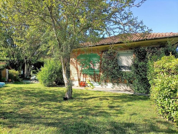 casa indipendente in vendita a Massarosa in zona Bargecchia