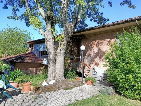 casa indipendente in vendita a Massarosa in zona Bargecchia