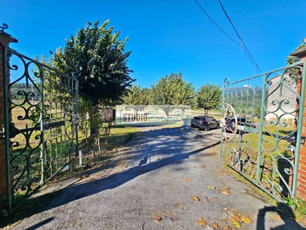 casa indipendente in vendita a Massarosa in zona Stiava