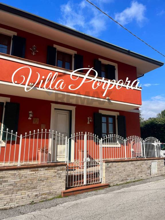 casa indipendente in vendita a Massarosa in zona Corsanico