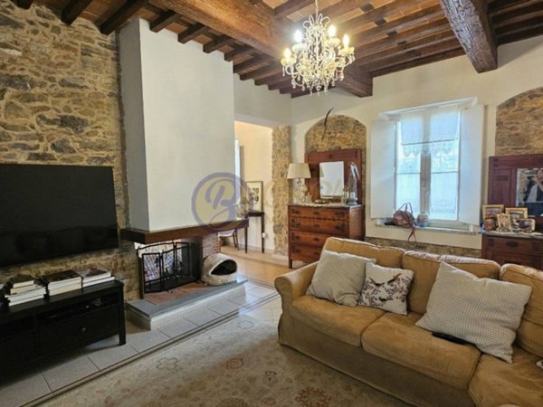 casa indipendente in vendita a Massarosa