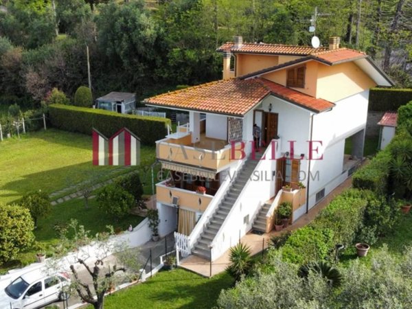 casa indipendente in vendita a Massarosa in zona Piano di Mommio