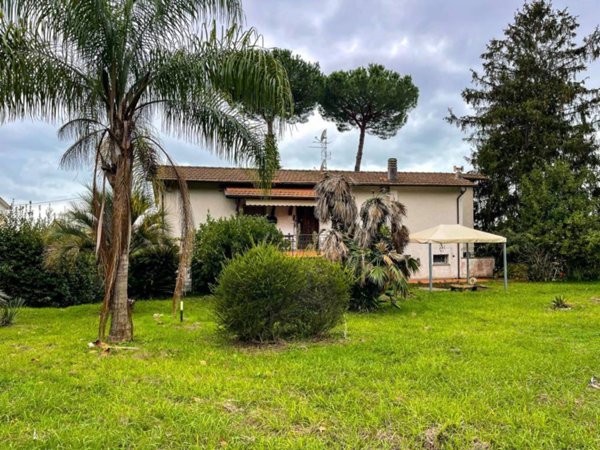 casa indipendente in vendita a Massarosa in zona Piano di Mommio