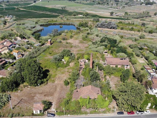 locale commerciale in vendita a Massarosa