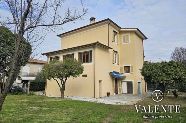 casa indipendente in vendita a Massarosa in zona Quiesa