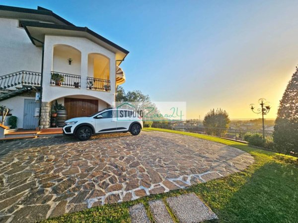 casa indipendente in vendita a Massarosa in zona Bozzano