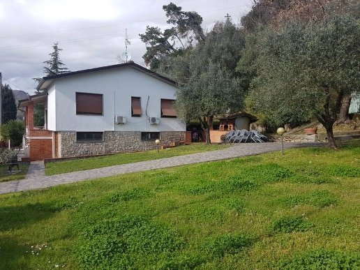 casa indipendente in vendita a Massarosa in zona Stiava