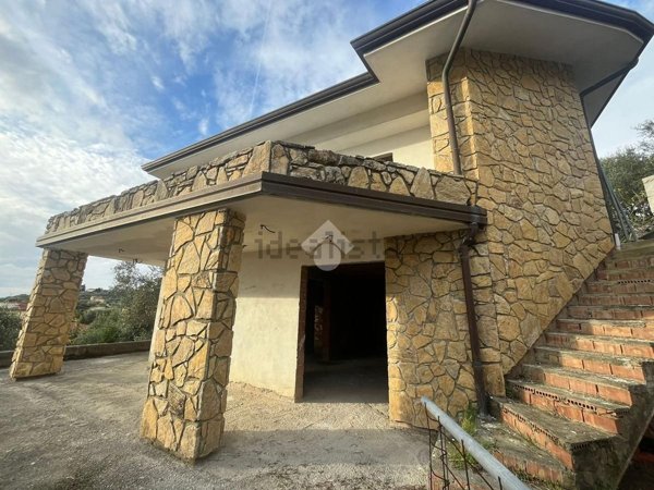 casa indipendente in vendita a Massarosa