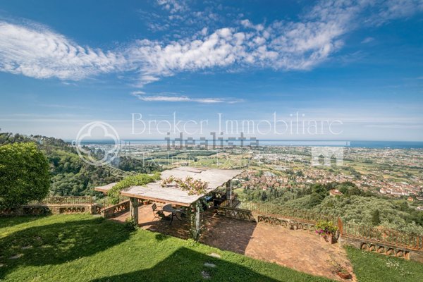 casa indipendente in vendita a Massarosa