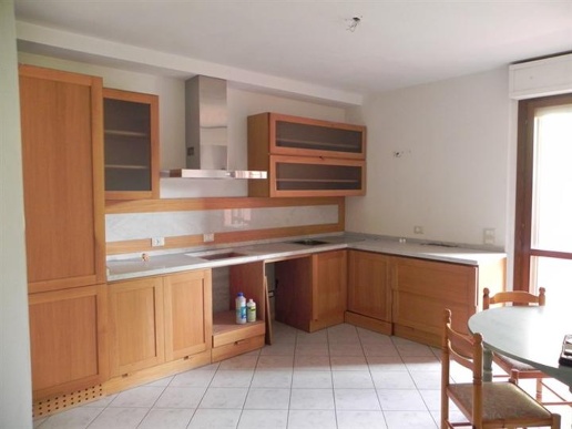 appartamento in vendita a Massarosa in zona Quiesa