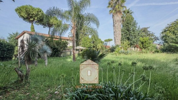 casa indipendente in vendita a Massarosa in zona Piano di Mommio