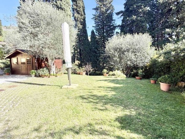 casa indipendente in vendita a Massarosa in zona Piano del Quercione