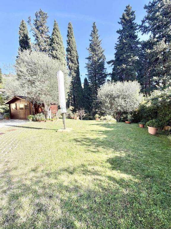 casa indipendente in vendita a Massarosa in zona Piano del Quercione