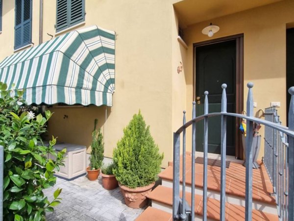 casa indipendente in vendita a Massarosa in zona Quiesa