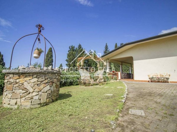 casa indipendente in vendita a Massarosa in zona Piano del Quercione