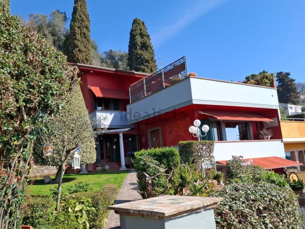 casa indipendente in vendita a Massarosa