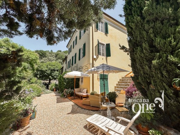 casa indipendente in vendita a Massarosa