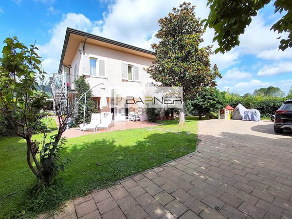 casa indipendente in vendita a Massarosa in zona Piano di Mommio