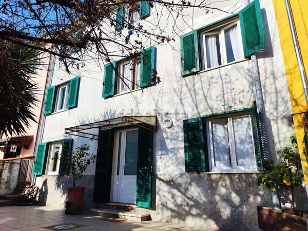 casa indipendente in vendita a Massarosa in zona Quiesa