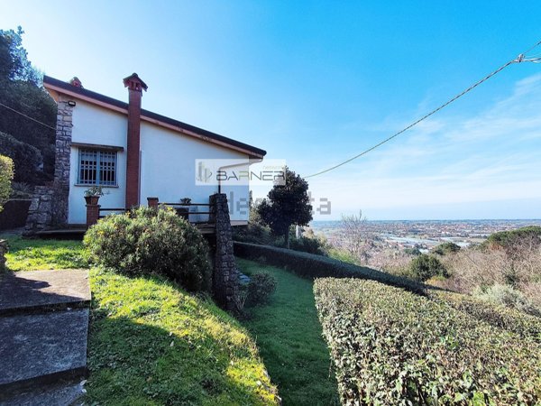 casa indipendente in vendita a Massarosa in zona Piano di Mommio