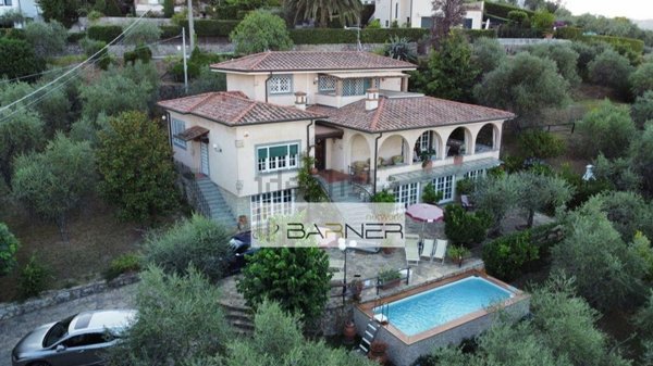 casa indipendente in vendita a Massarosa in zona Corsanico