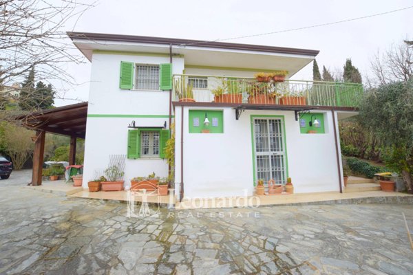 casa indipendente in vendita a Massarosa in zona Bargecchia