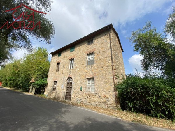 casa indipendente in vendita a Massarosa in zona Pieve a Elici