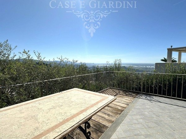 casa indipendente in vendita a Massarosa in zona Corsanico