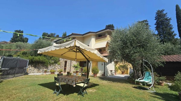 casa indipendente in vendita a Massarosa