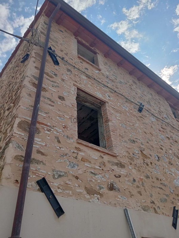 pentavano in vendita a Massarosa