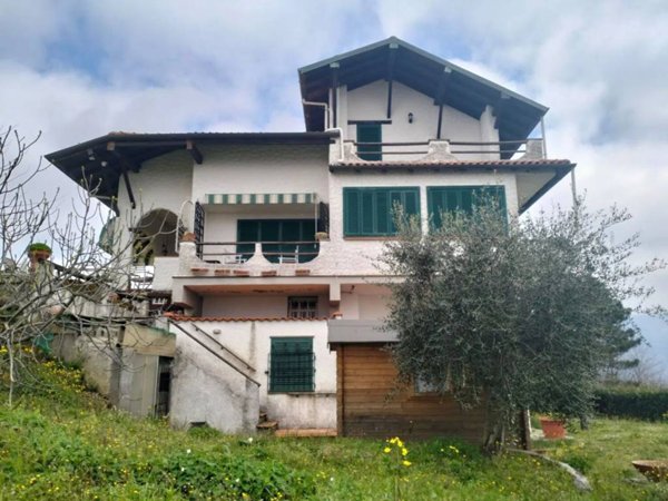 casa indipendente in vendita a Massarosa