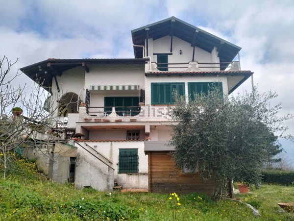 casa indipendente in vendita a Massarosa