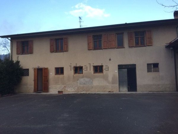 casale in vendita a Massarosa in zona Piano di Conca