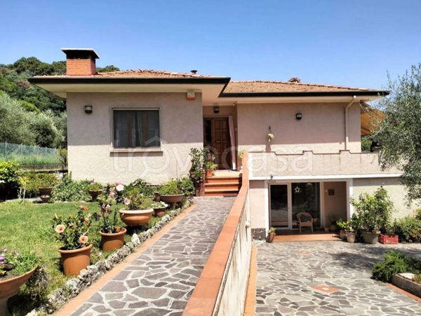 casa indipendente in vendita a Massarosa in zona Massaciuccoli