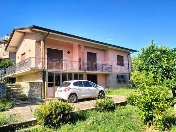 casa indipendente in vendita a Massarosa in zona Corsanico
