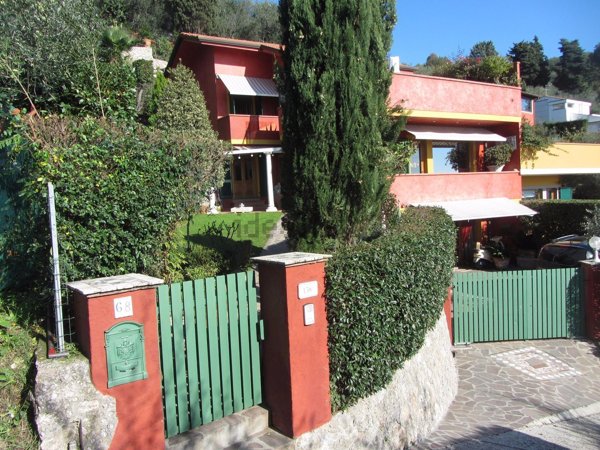 casa indipendente in vendita a Massarosa