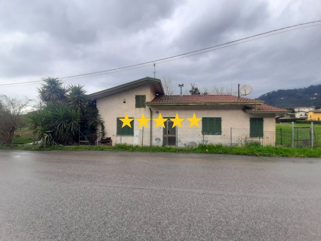 casa indipendente in vendita a Massarosa in zona Stiava