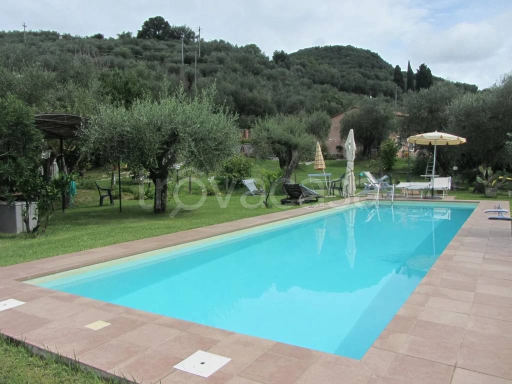 casa indipendente in vendita a Massarosa