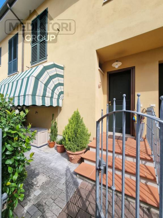 casa indipendente in vendita a Massarosa